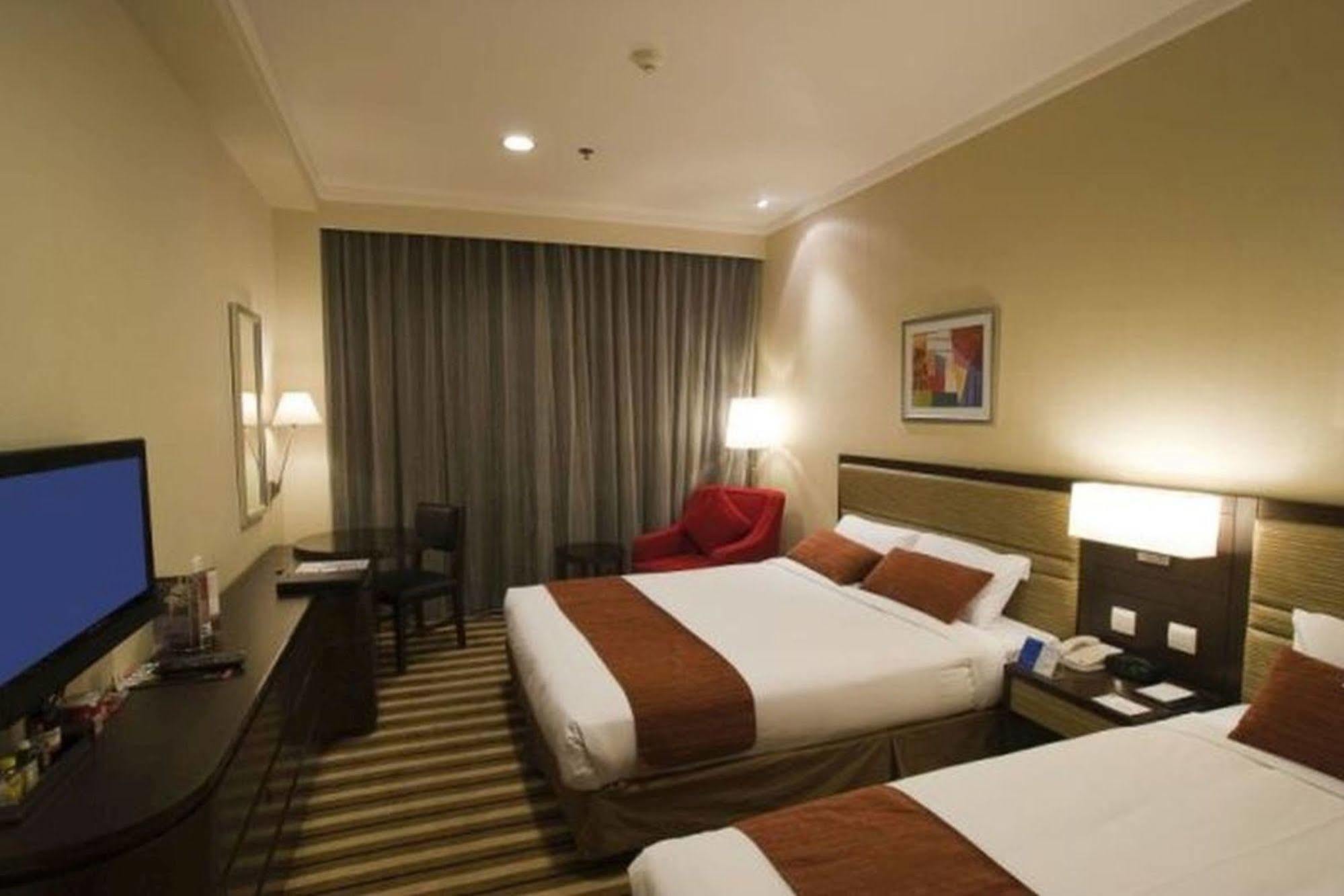 Khách sạn Metropark Kowloon 4*